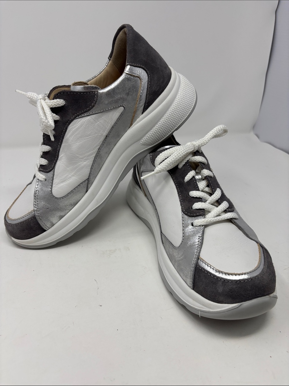 Finn Comfort White and Gray Leather Casual Sneakers 6.5